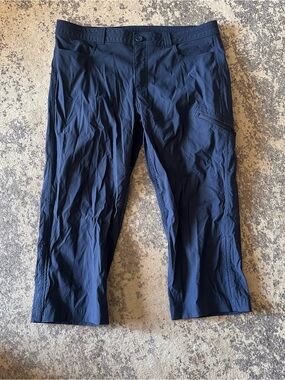 Eddie Bauer Women’s Rainier Capris—Size 12